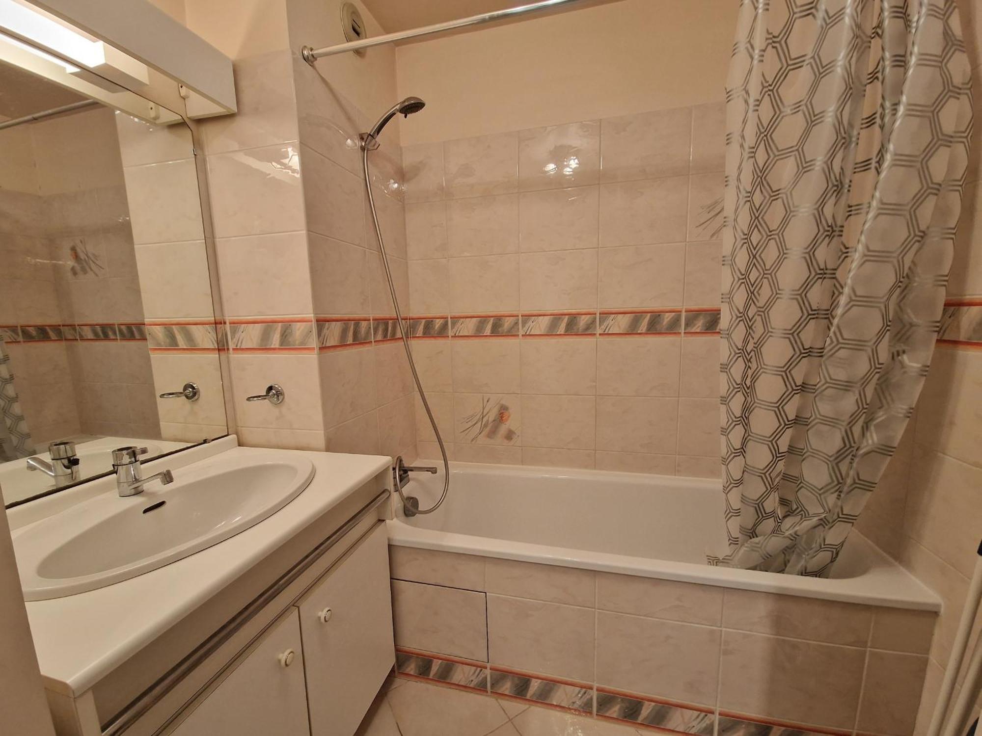 Appartement Avec Piscine, Tennis & Balcon, Centre-Ville Chatelaillon-Plage, 6 Pers, 2 Ch - Fr-1-706-17 Exteriér fotografie